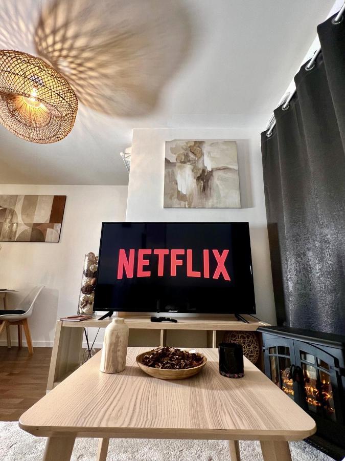 "Moonlight" Gare A 10Min De Paris, Wifi, Terrasse , Parking Apartment Argenteuil Luaran gambar