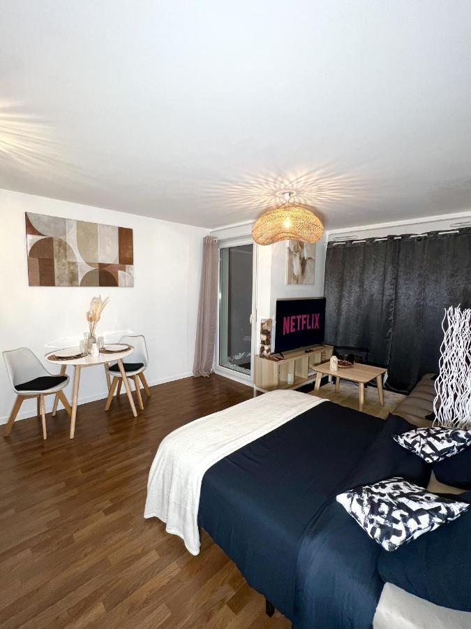 "Moonlight" Gare A 10Min De Paris, Wifi, Terrasse , Parking Apartment Argenteuil Luaran gambar